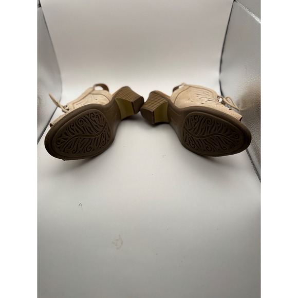 Earth Kristen‎ LUG Sandals Women's 7.5 D Wide Beige Leather Lace-Up Comfort - Picture 2 of 14